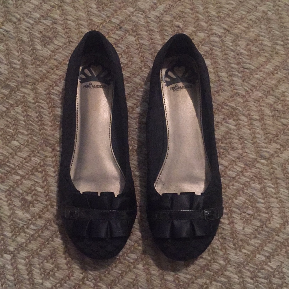 Black ballet flats